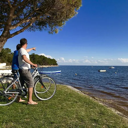 Pasteur Vacances * Ares